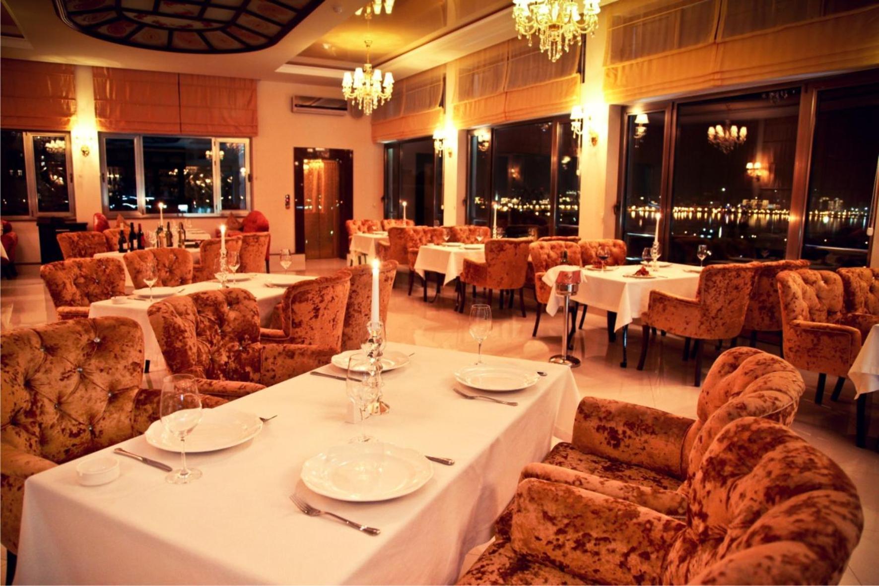 East Legend Hotel Baku Exterior foto