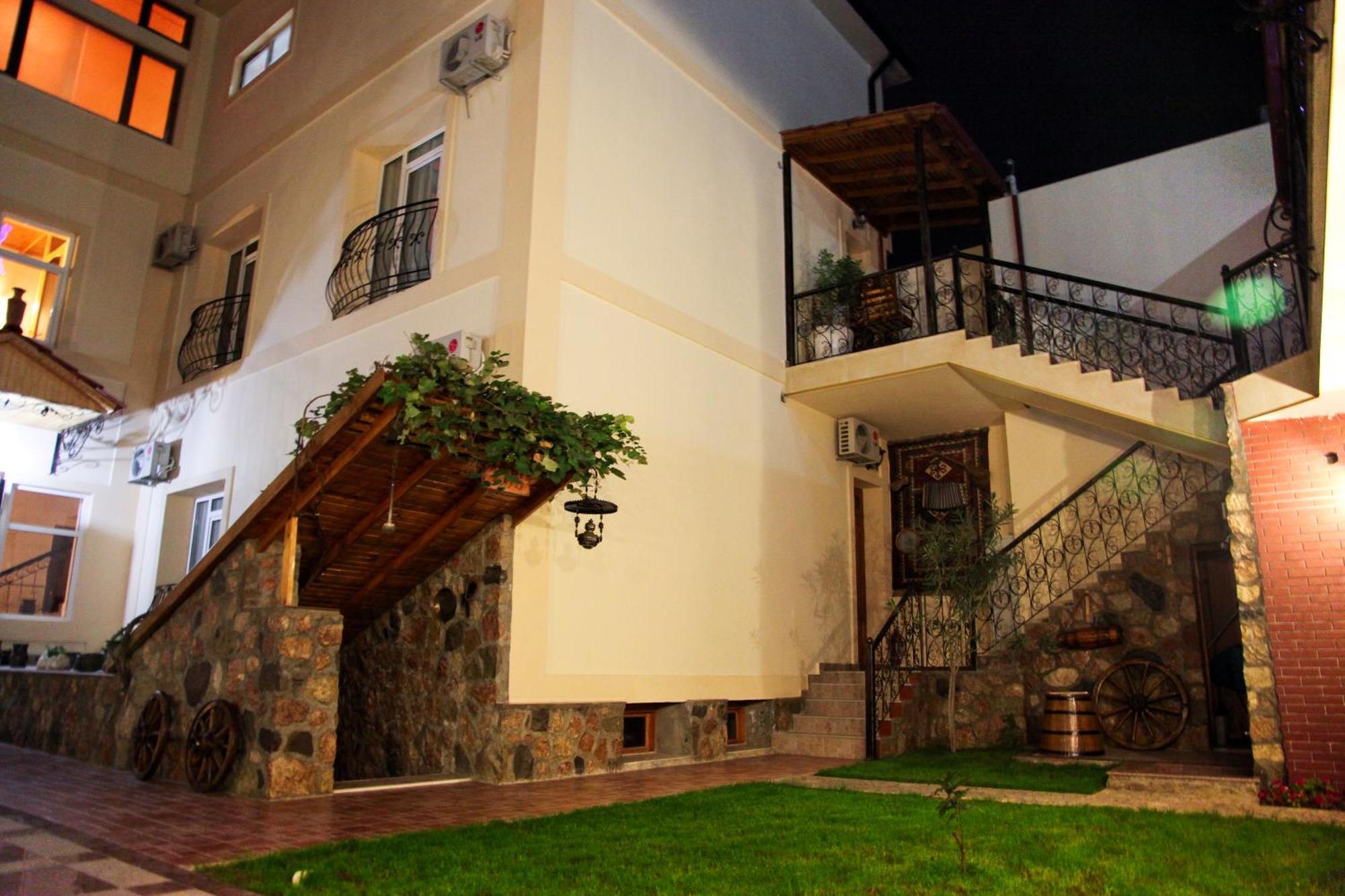 East Legend Hotel Baku Exterior foto